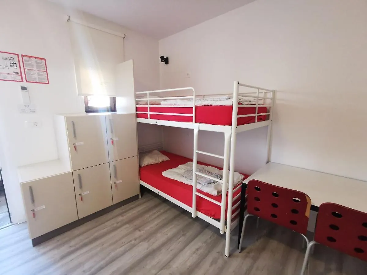 Most Hostel Ljubljana 0*,  Slovenya